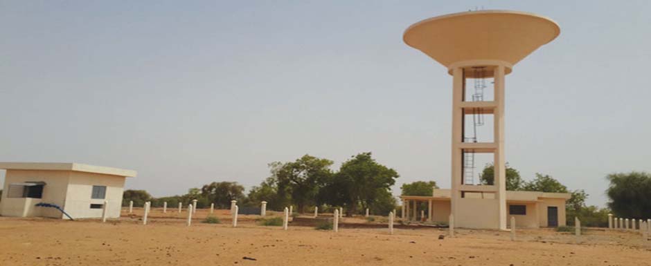 Château d'eau de 250 m³ à 20 m de Diélerlou Sylla, Louga
